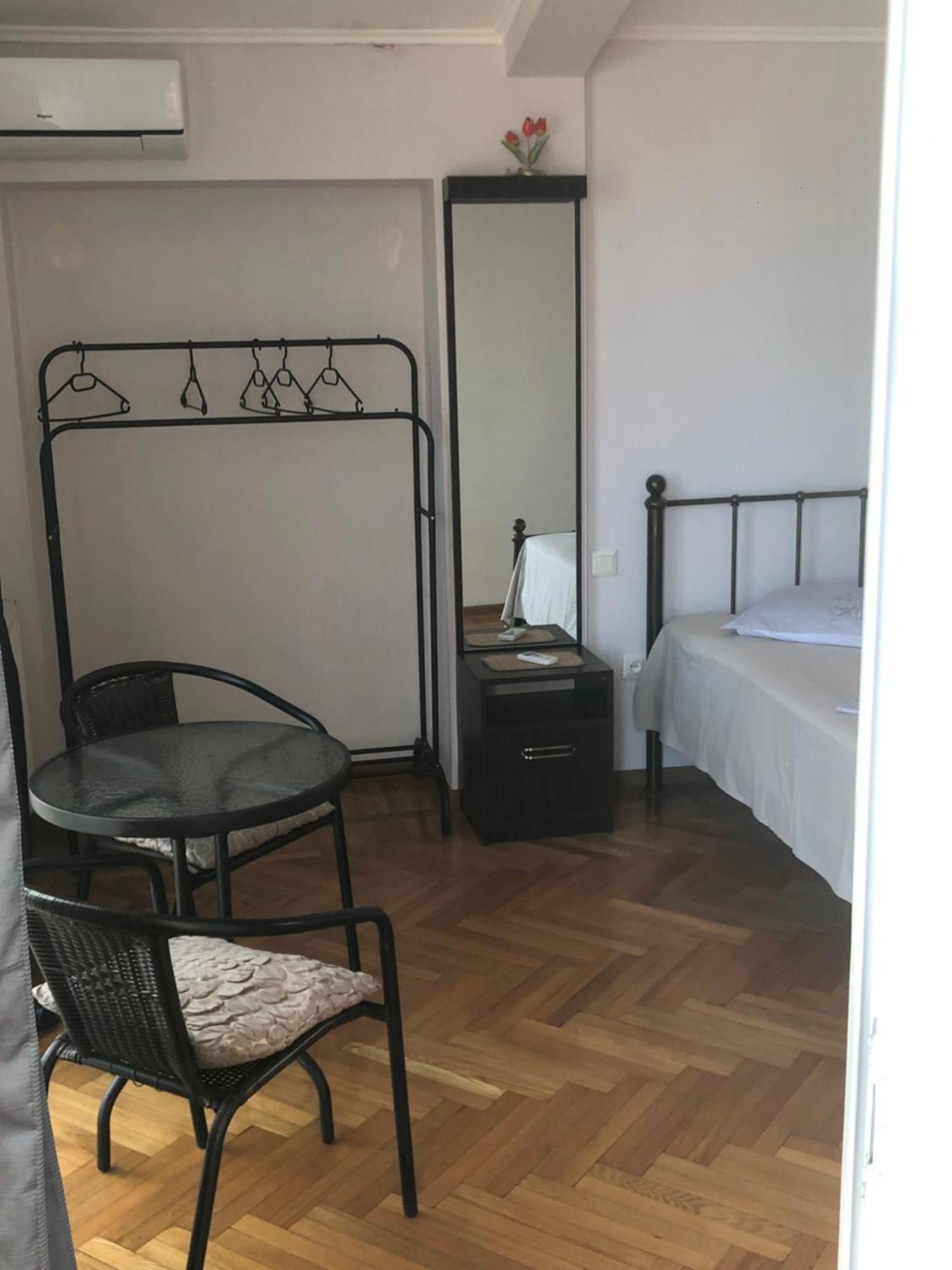 Cozy Guest House In Old Batumi Exteriör bild