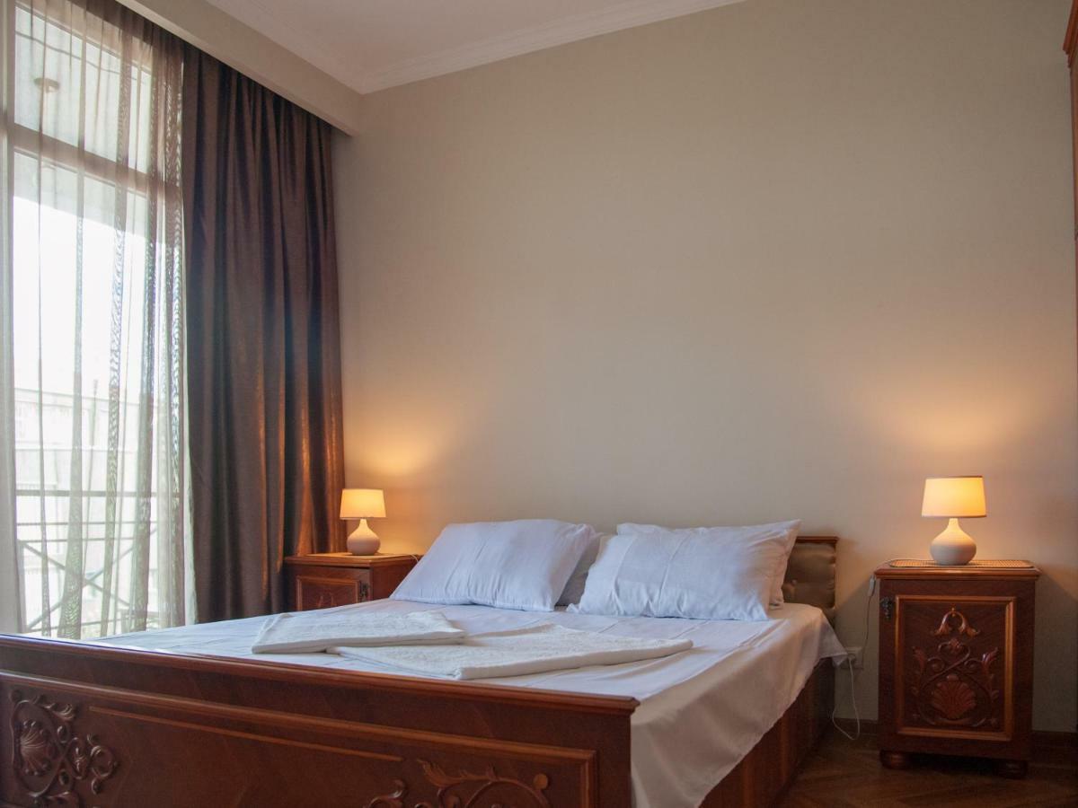 Cozy Guest House In Old Batumi Exteriör bild