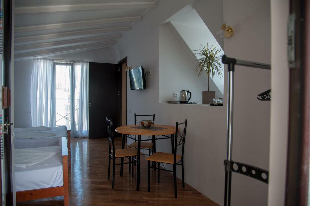 Cozy Guest House In Old Batumi Exteriör bild