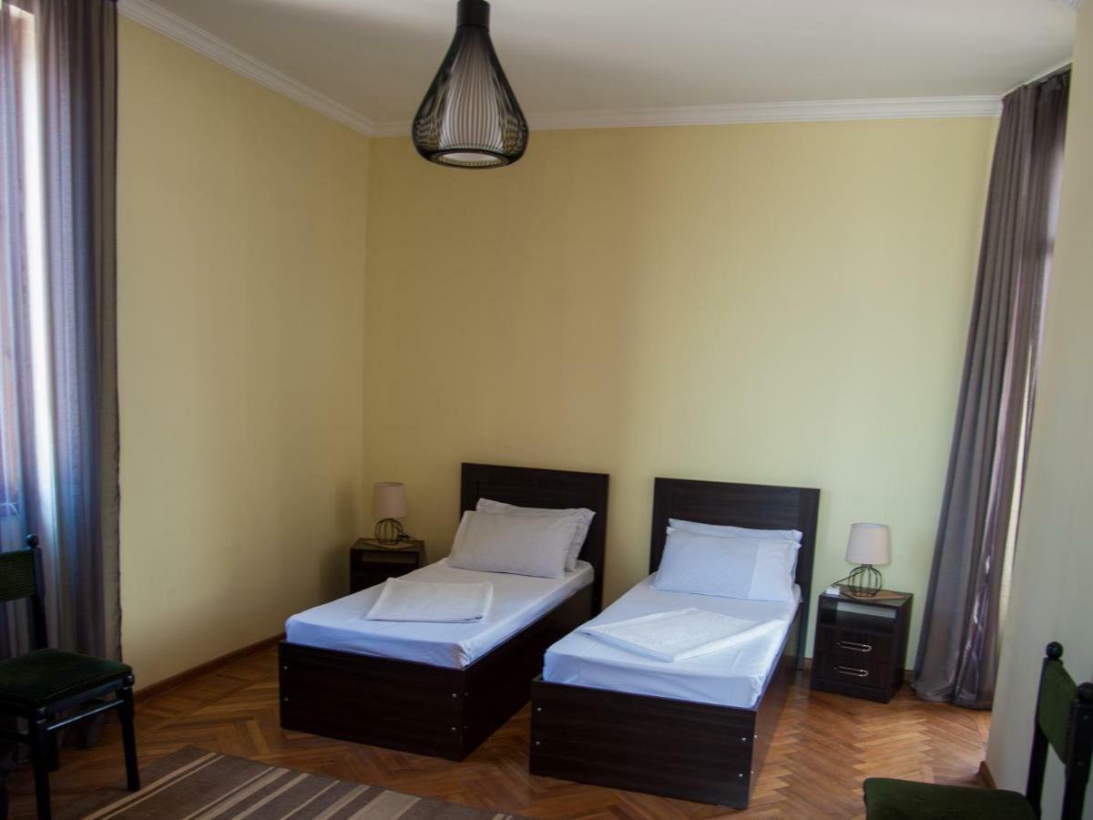 Cozy Guest House In Old Batumi Exteriör bild