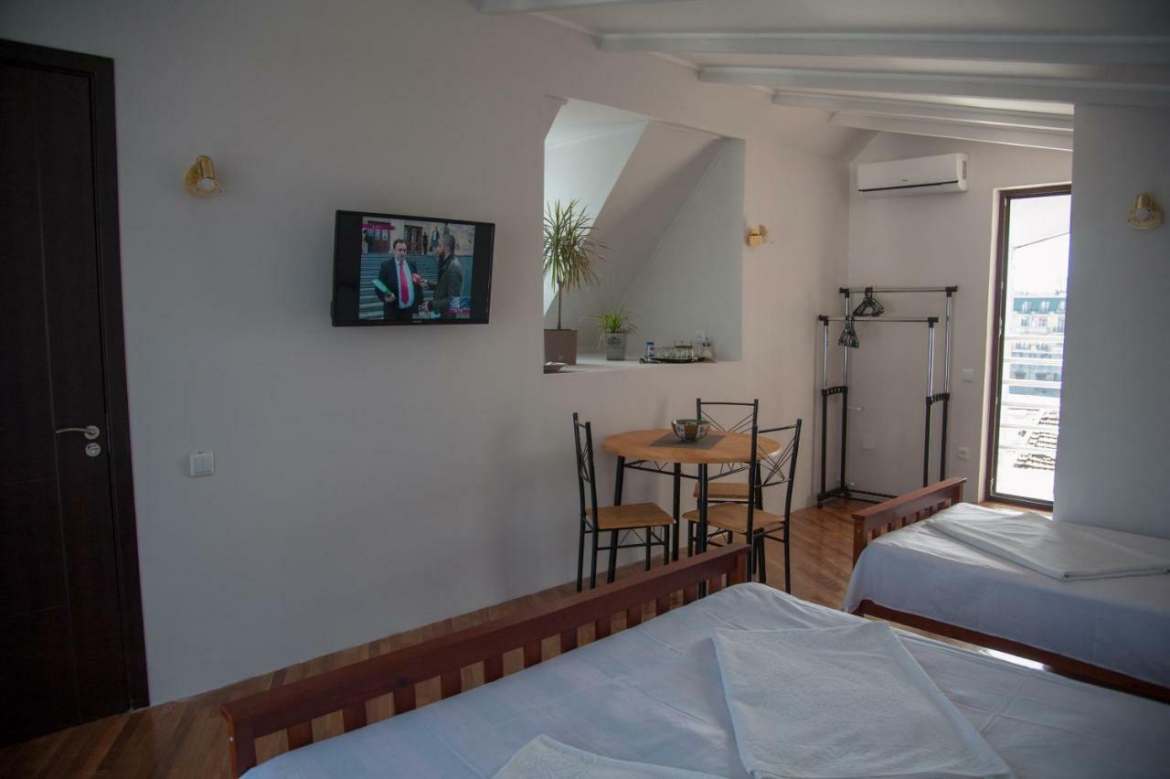 Cozy Guest House In Old Batumi Exteriör bild