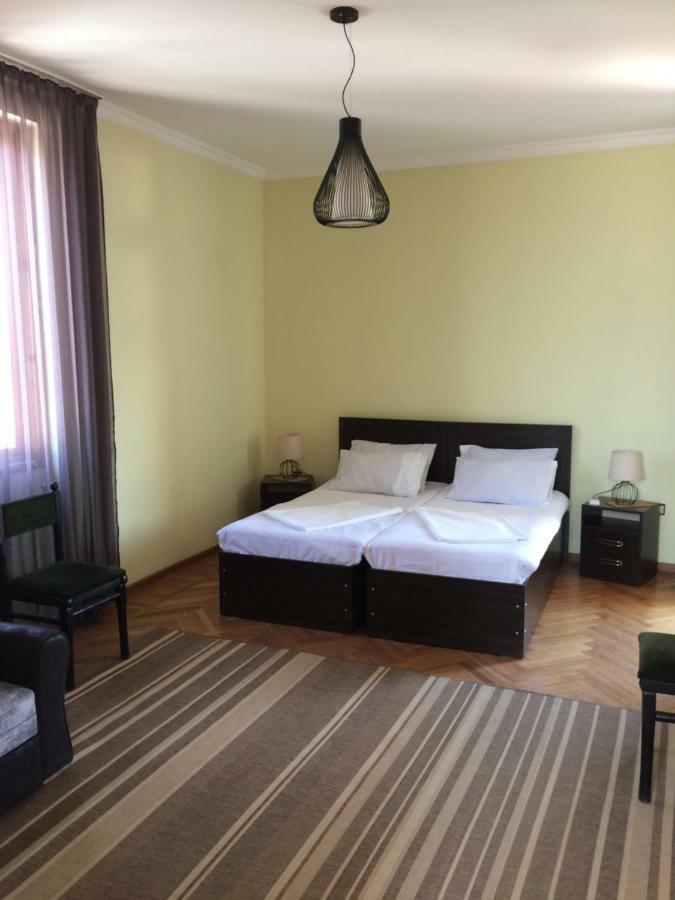 Cozy Guest House In Old Batumi Exteriör bild