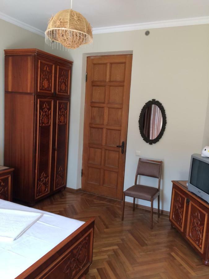 Cozy Guest House In Old Batumi Exteriör bild