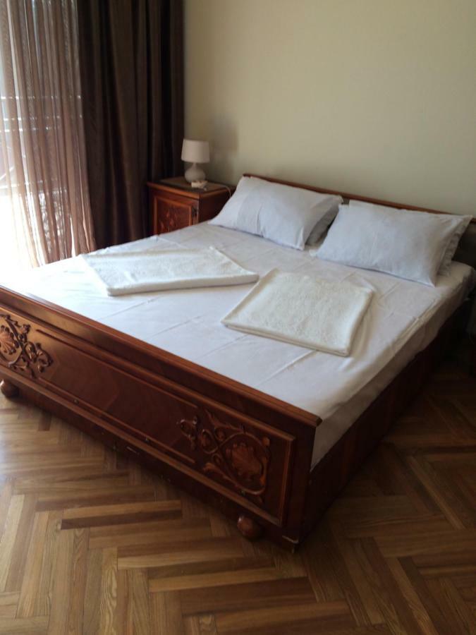 Cozy Guest House In Old Batumi Exteriör bild