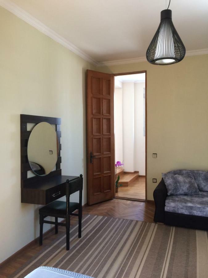 Cozy Guest House In Old Batumi Exteriör bild