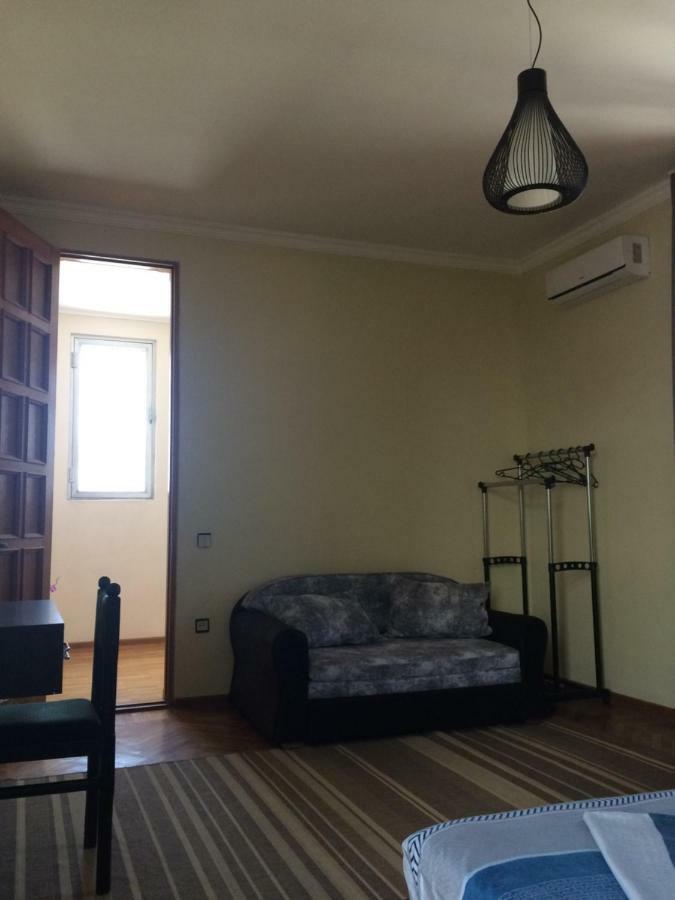 Cozy Guest House In Old Batumi Exteriör bild